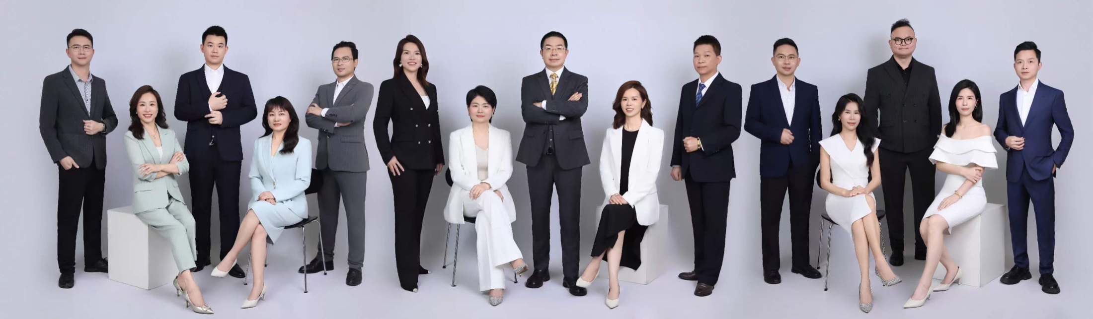牛永伟企业纾困重组项目团队合影